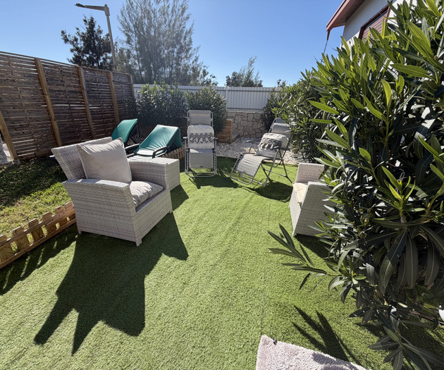 Garden seating with lounge chairs