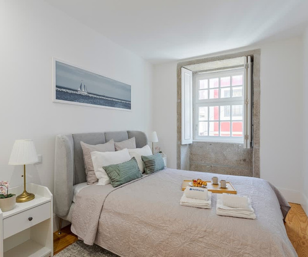 Modern & Trendy Flat by HostWise