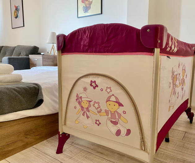 Spacious & Cozy 2 BDR Apartment with Fast Wi-fi