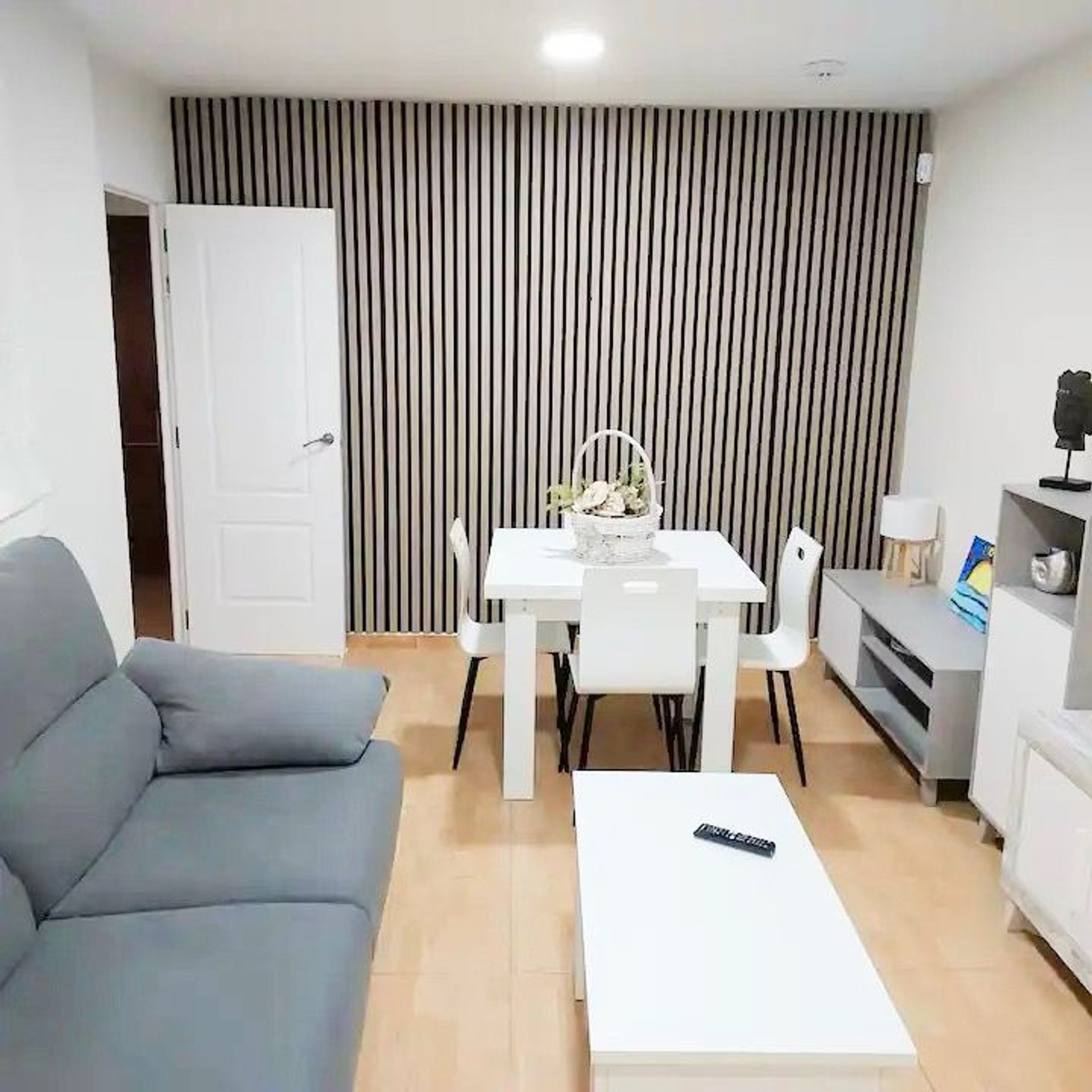 Living room image 1