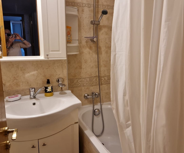 Large Group Accommodation Bucharest, 4 apt,20slips