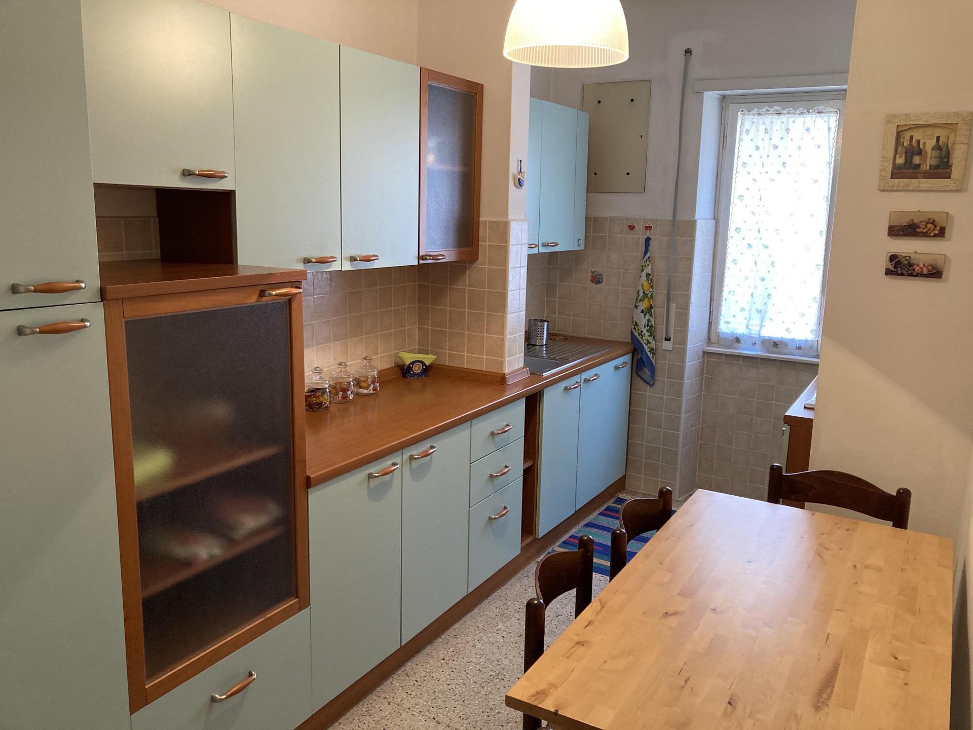 Kitchen with dining table