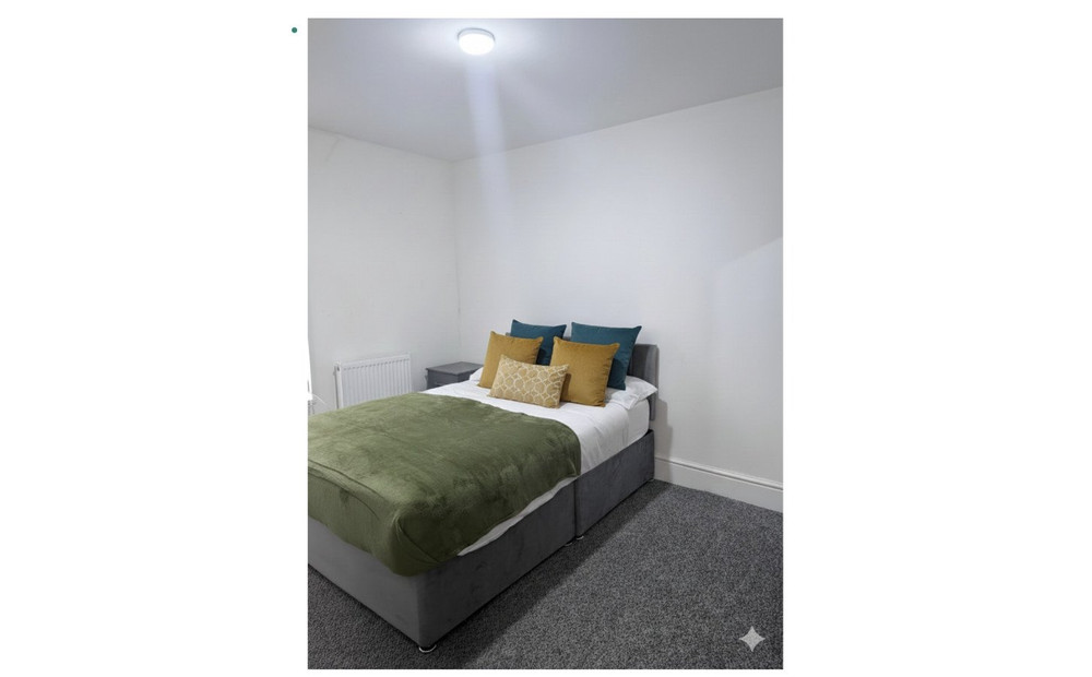 Double Room with Ensuite Bathroom & Shared Kitchen preview