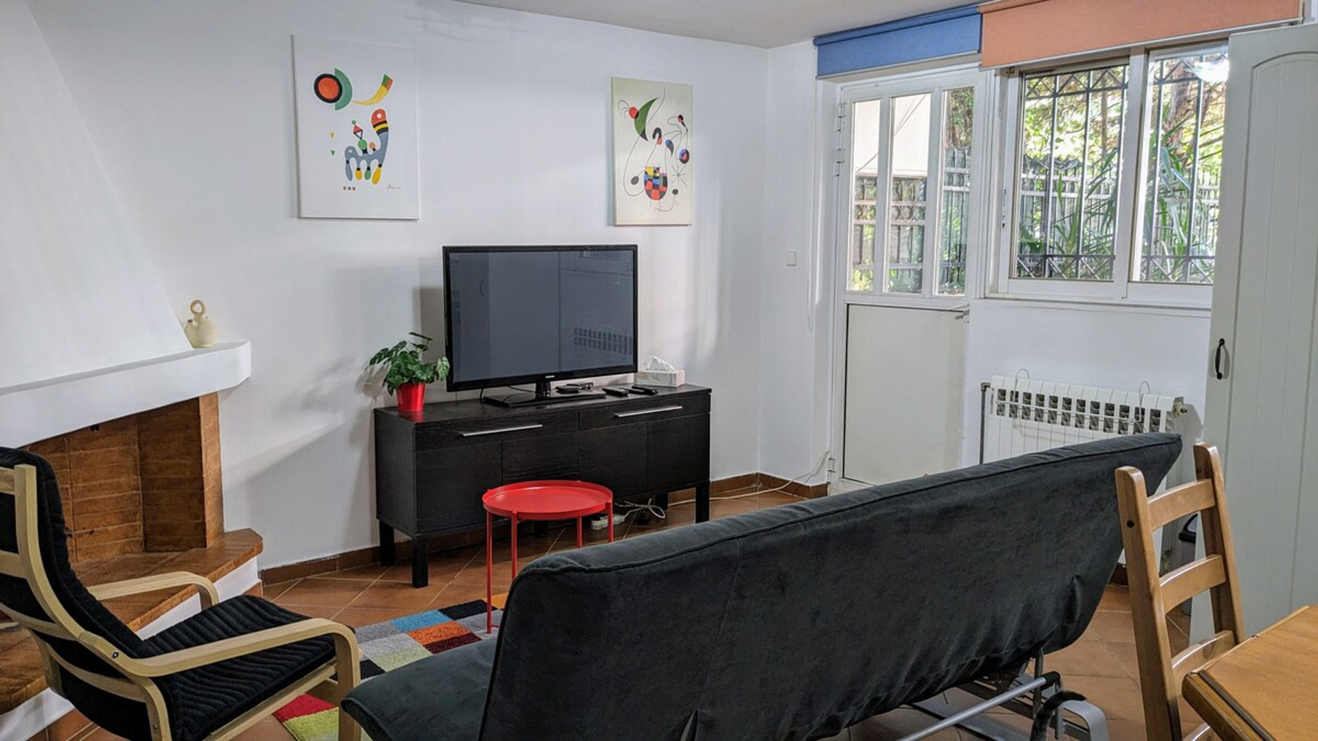 Living room image 3