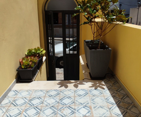 Apartment with patio in the center of Faro