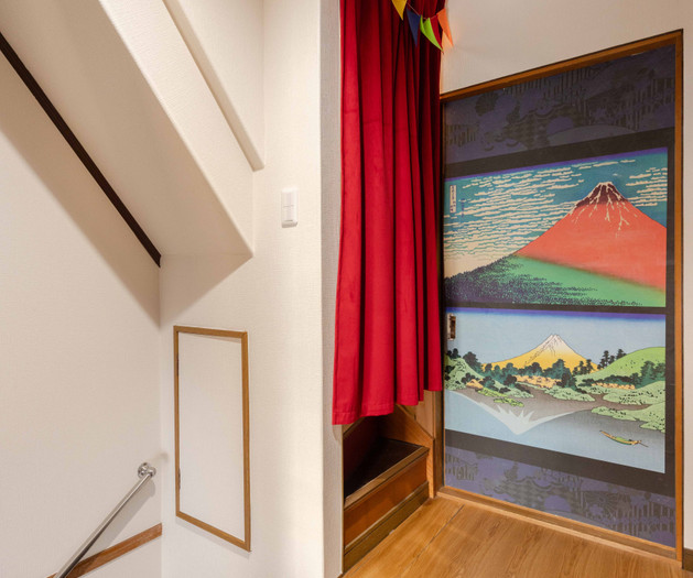 50㎡ 2-Story House / Direct Train to Osaka Station