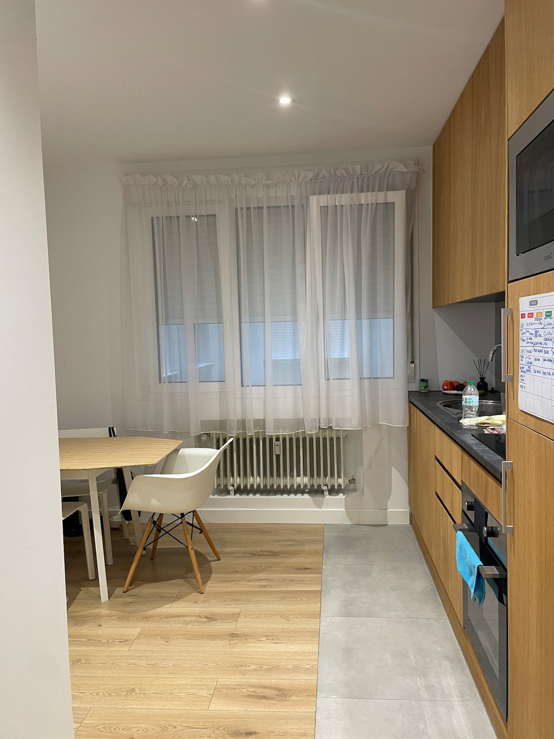 Dining area image 1