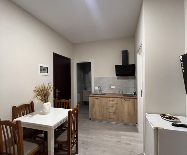 ECONOMY APARTMENT FOR 6-– 4 Min from the Beach!