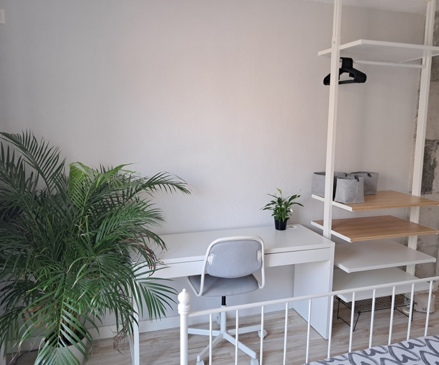 Sant Ferran Room - Very spacious, private balcony