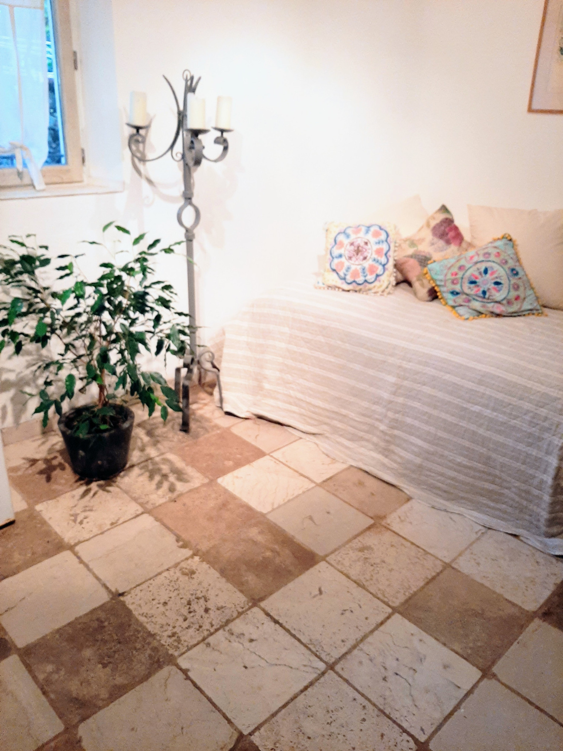 kitchenette / living