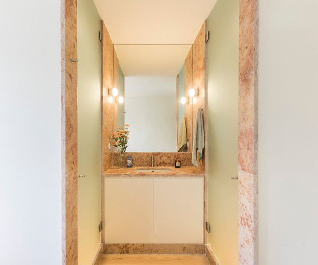 Full bathroom