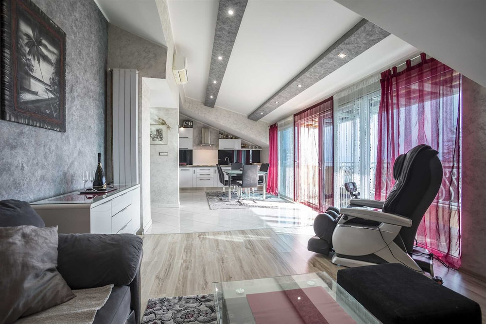 Luxury apartment close to Znjan beach w. sea view preview