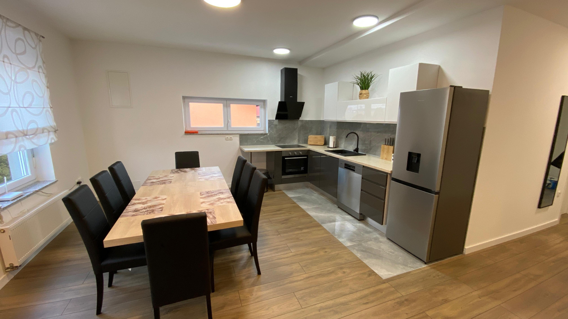 Dining room & kitchen