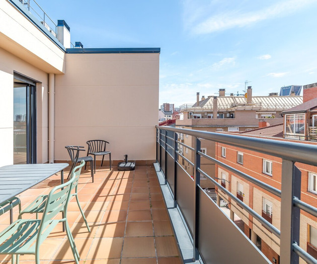 Apt. 2BR duplex w/terrace 4 Torres by CH