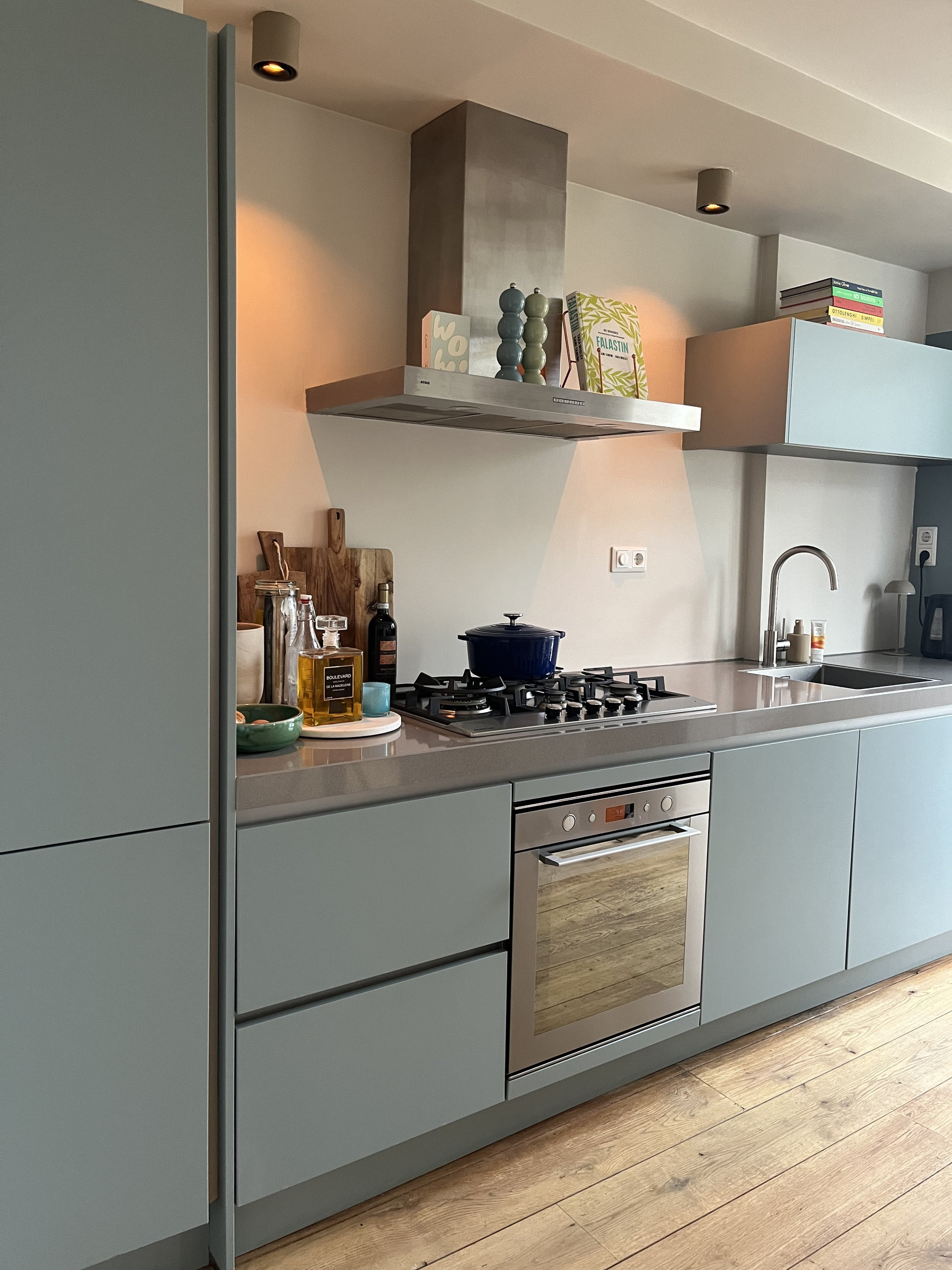 Kitchen stove and oven view