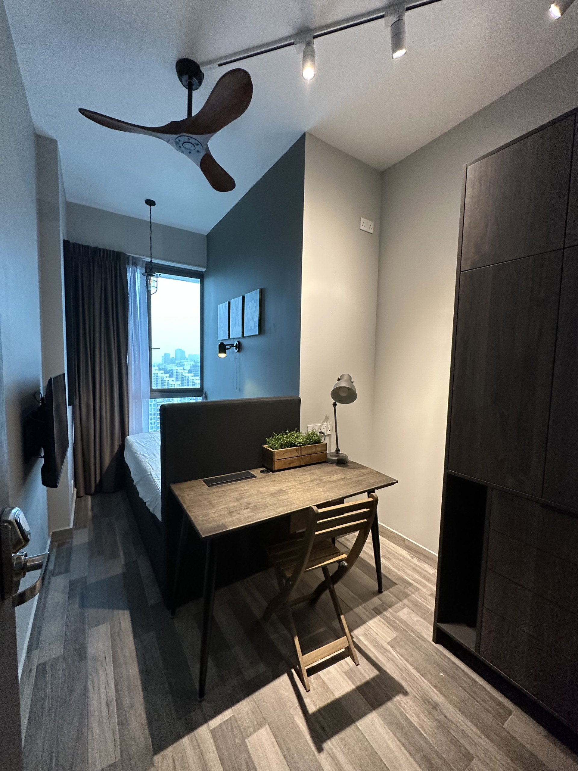 BEDROOM (PRIVATE SPACE)