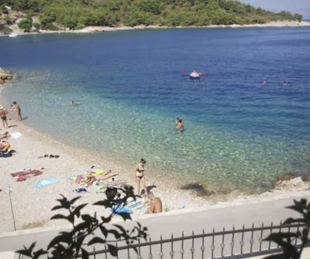 Solta beach Apartment Plaza