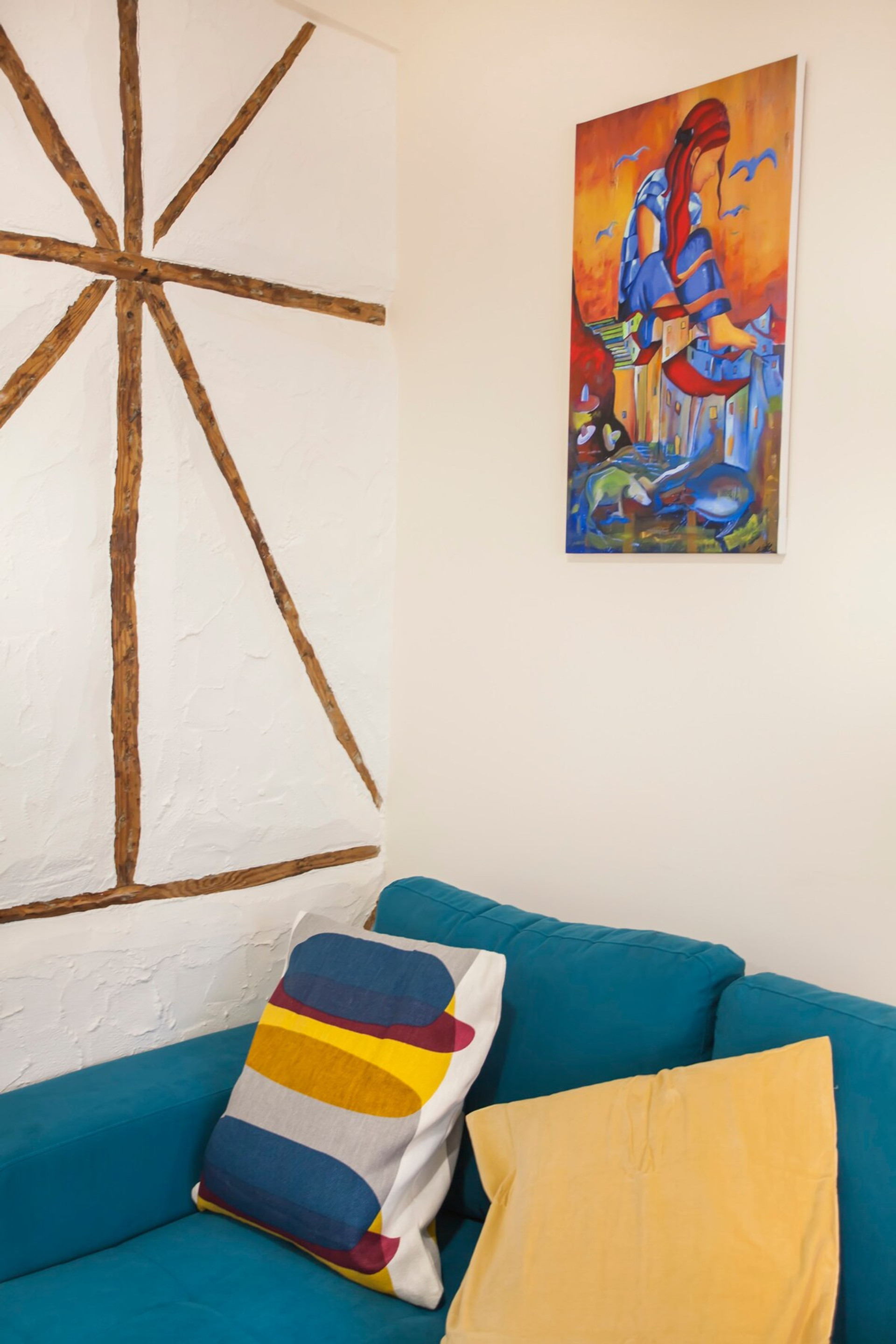 Living room image 3