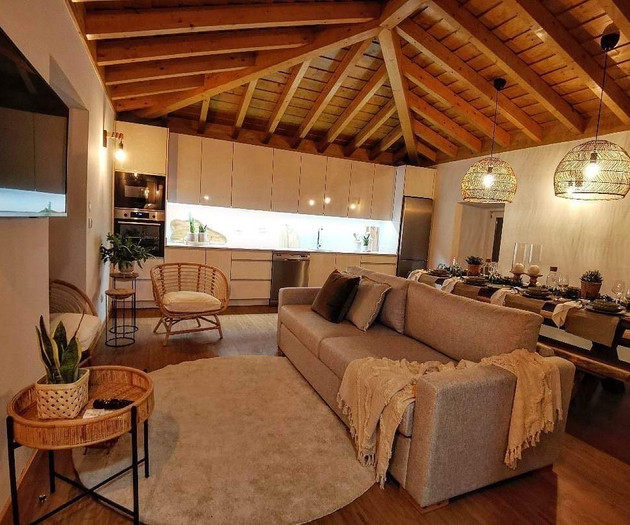 Luxury 5‑Bedroom Villa with Pool and Garden