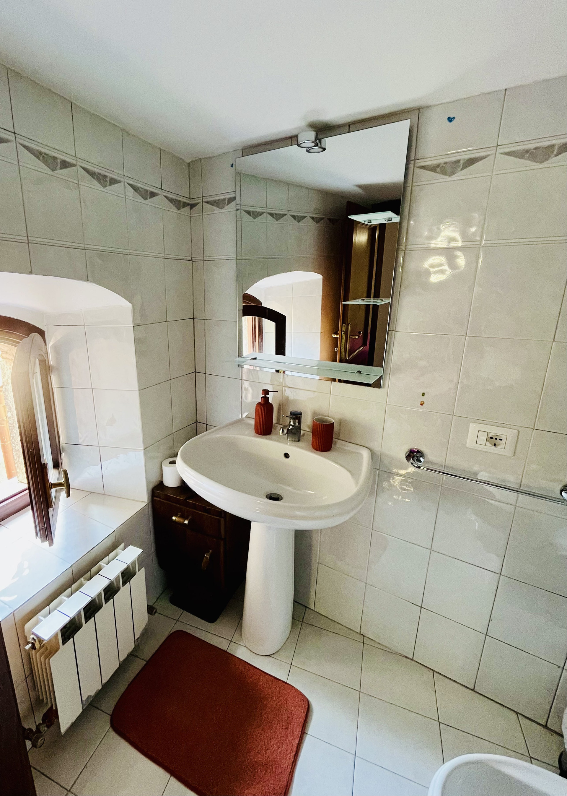 Private half bathroom no shower