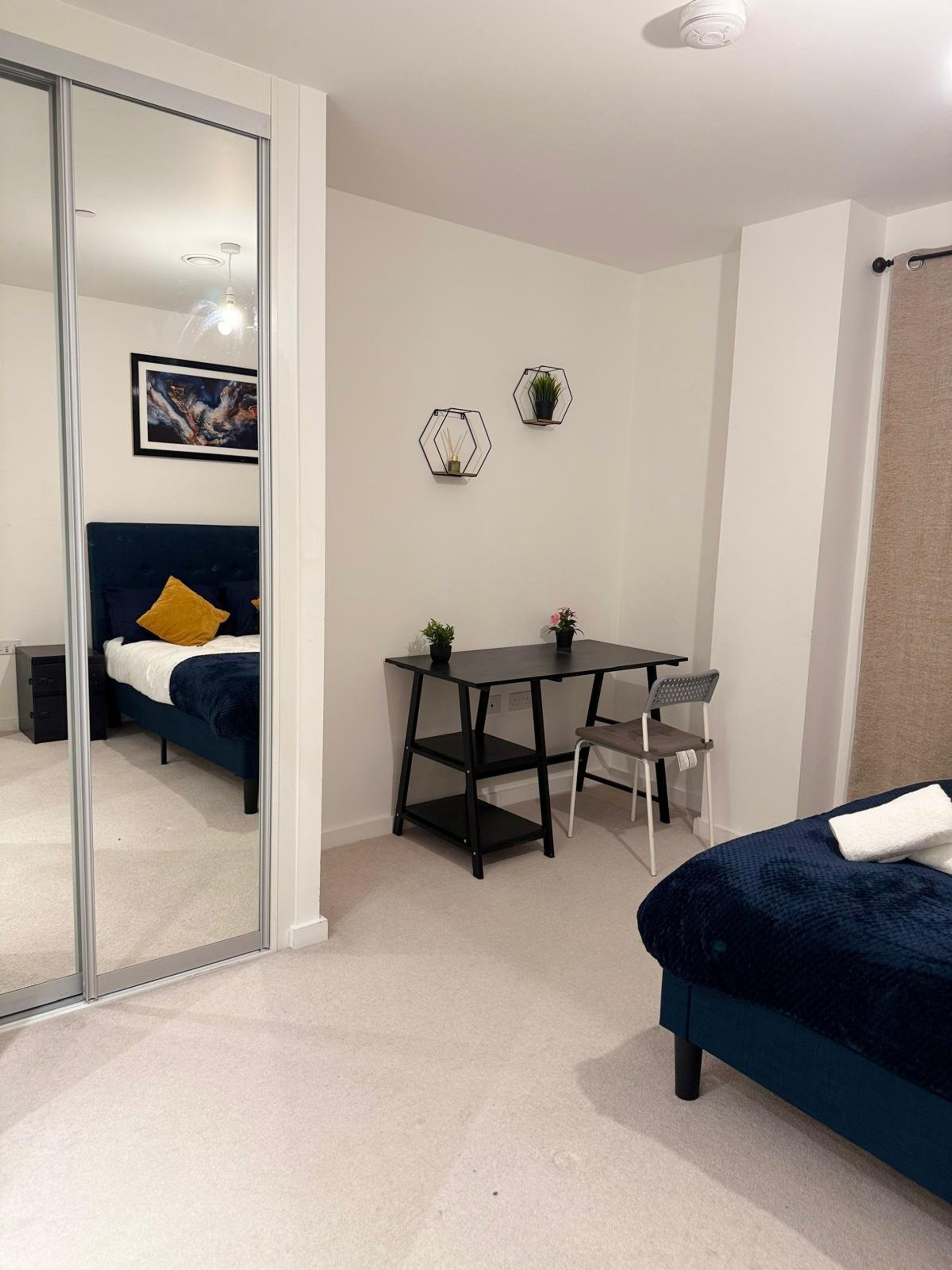 Bedroom/En-suite