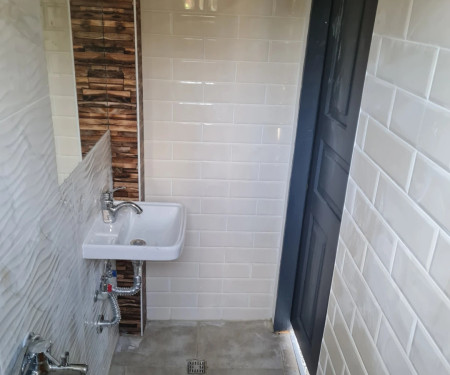 Independant room with wc/shower