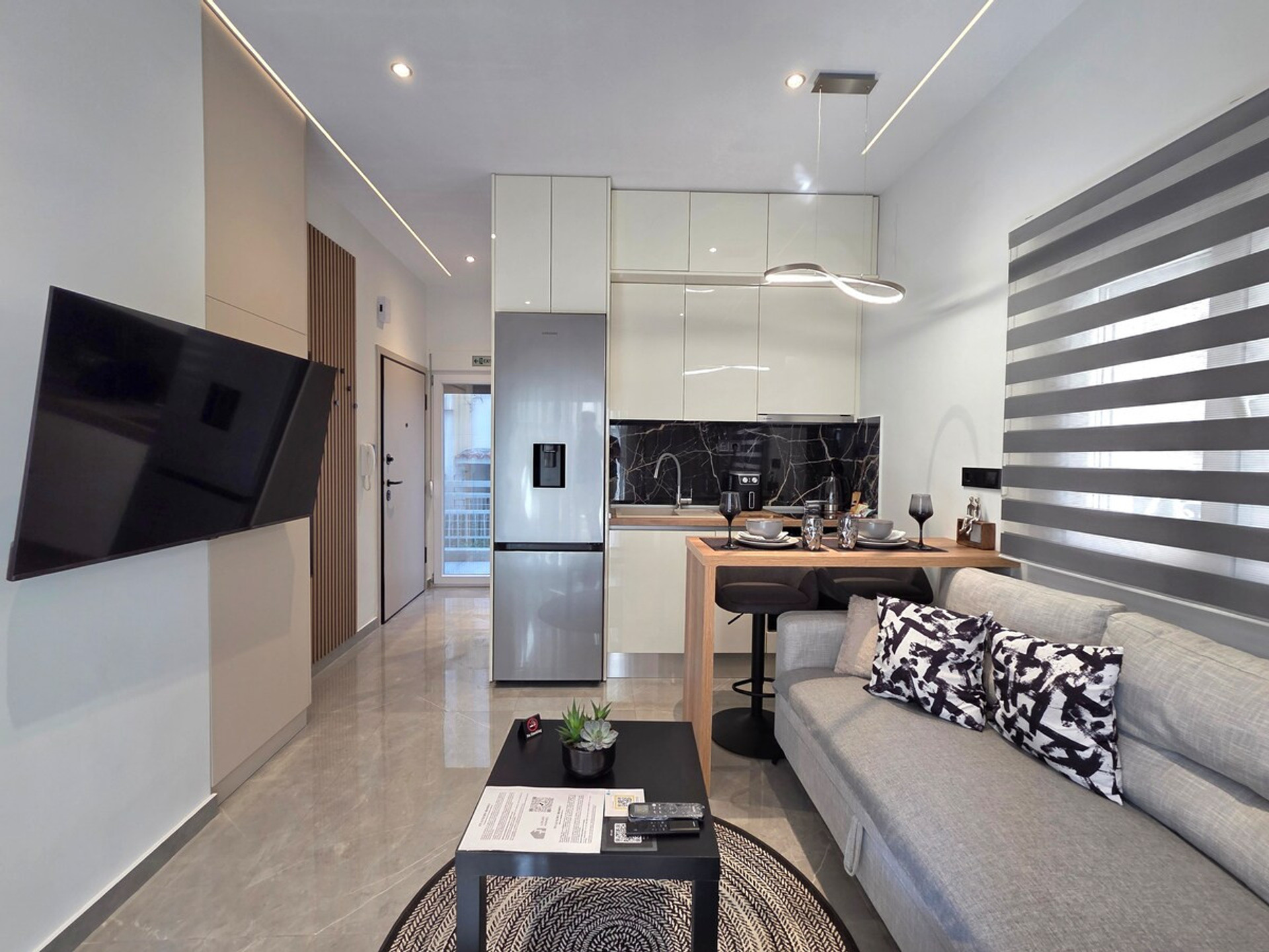 Living room image 1