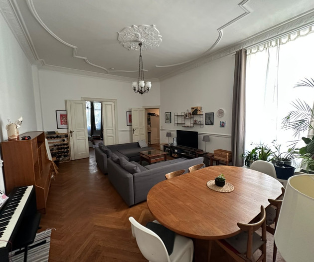 4 room spacious apartment 130 sqm 3 br central