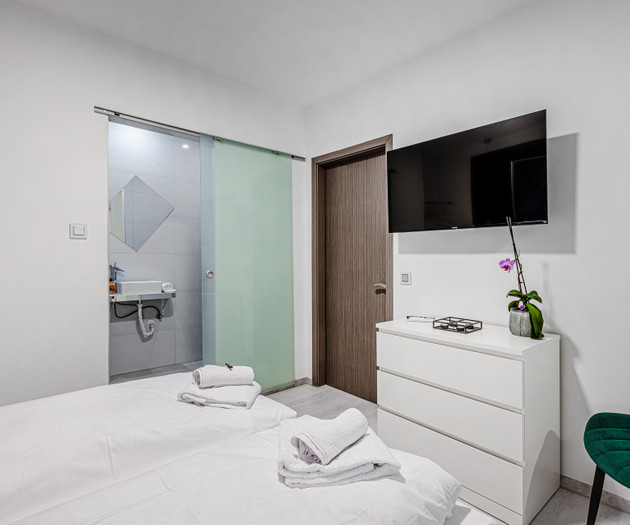 Boutique Oasis – Studio w/ AC & Smart TV