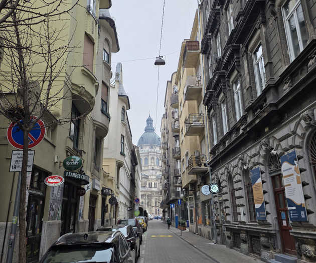 Stidio room with Terrace near to Oper
