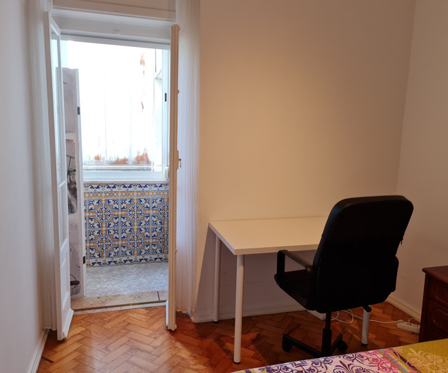 Private room for male only in Santa Apolónia
