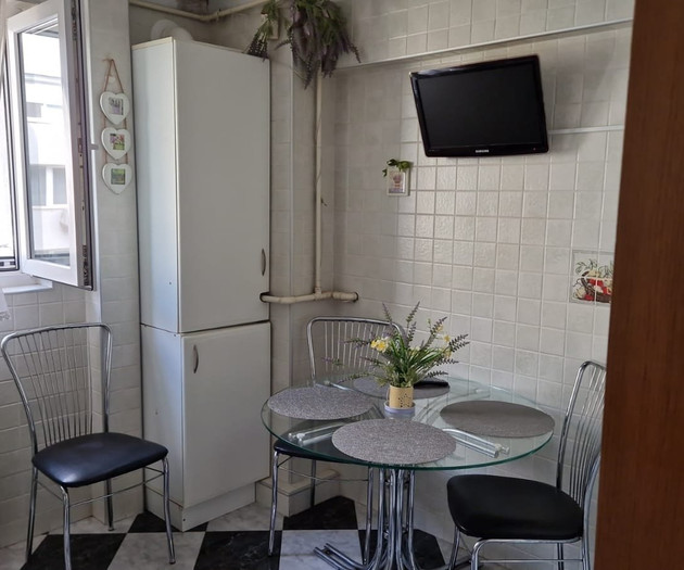 Large Group Accommodation Bucharest, 4 apt,20slips