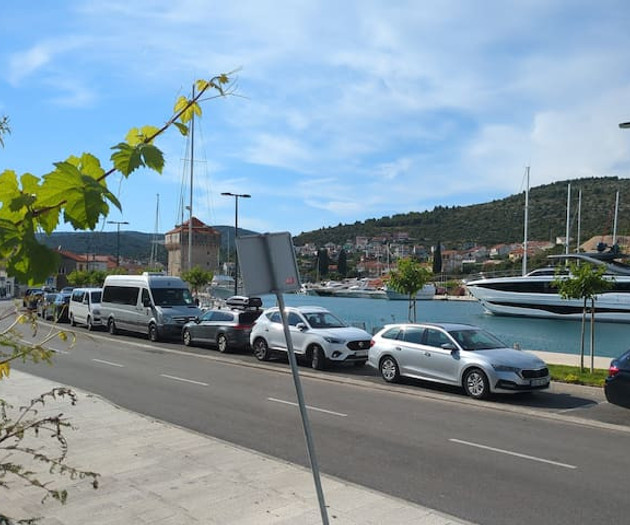 Seaview Waterfront Holiday Home Maria