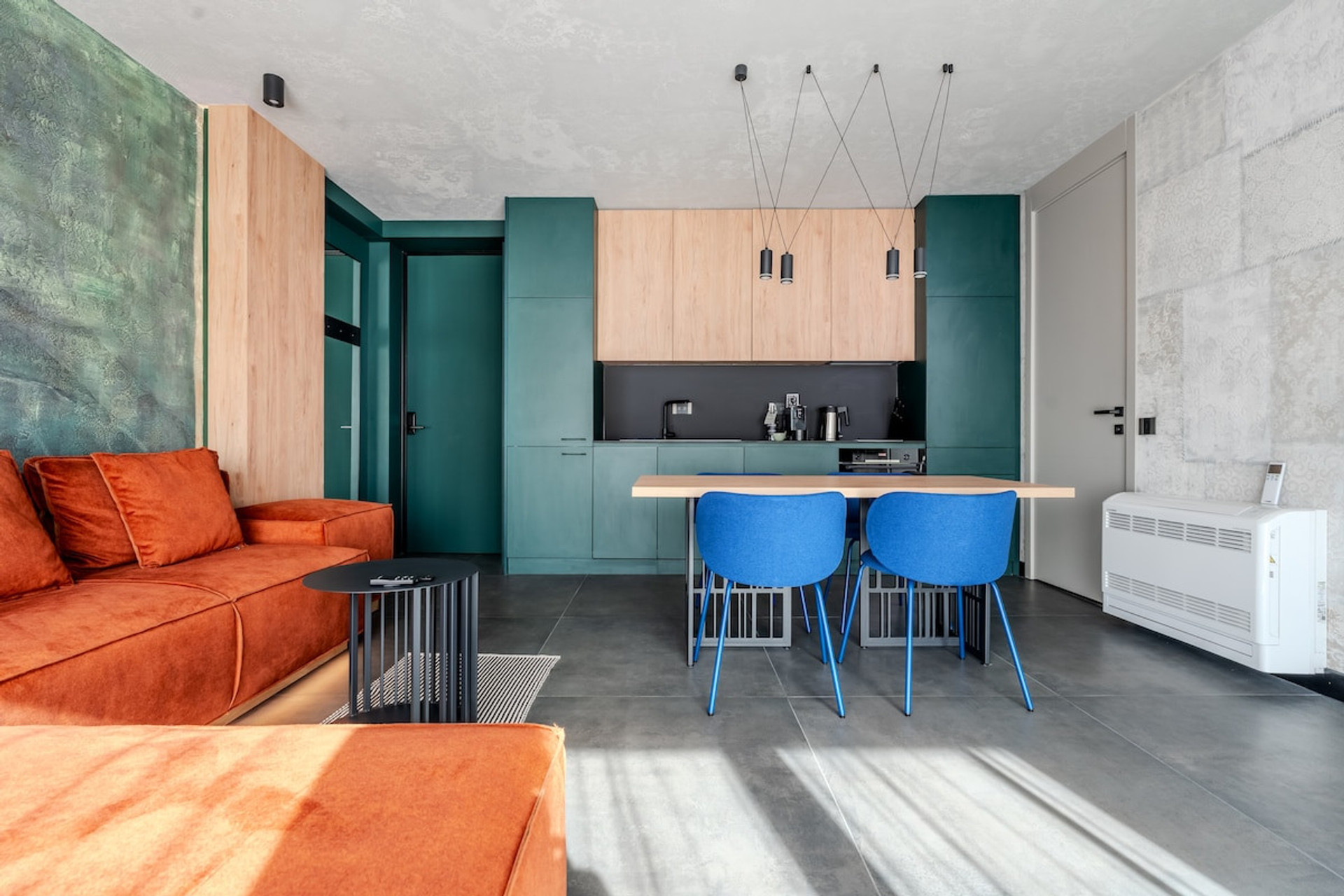 Dining area image 1
