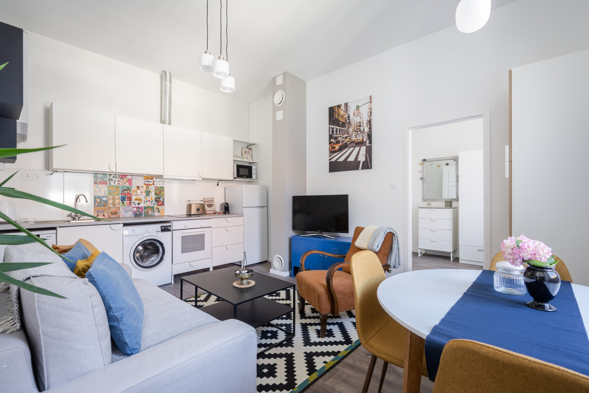 livingroom with smart tv