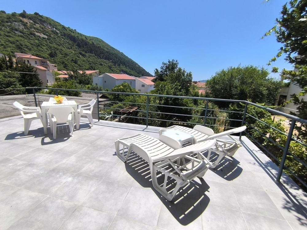 Stylish 2BR flat with panoramic terrace and PKG preview