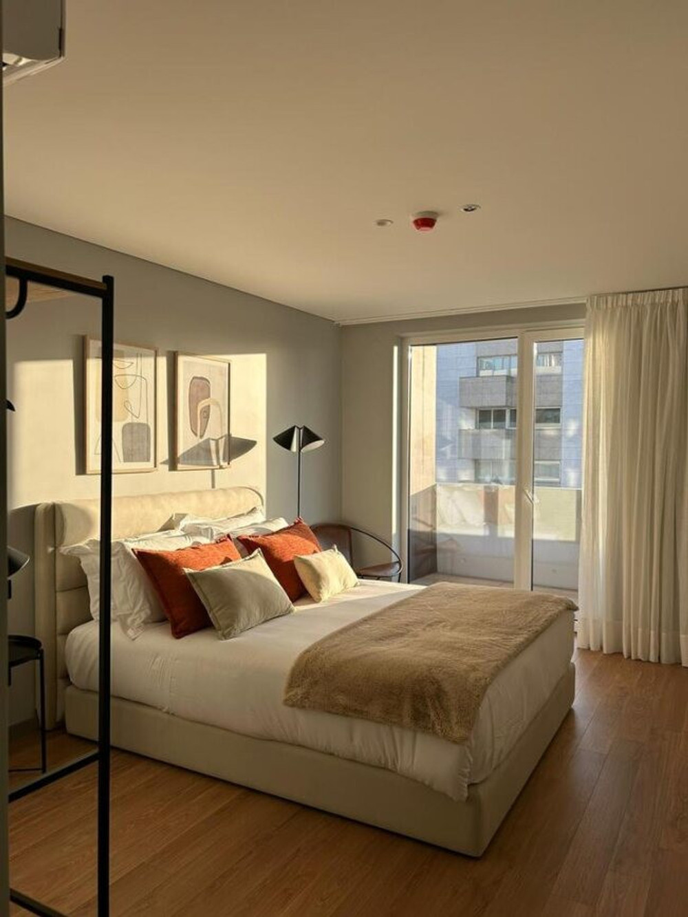 Icon Apartments - 1-Bedroom Apartment preview
