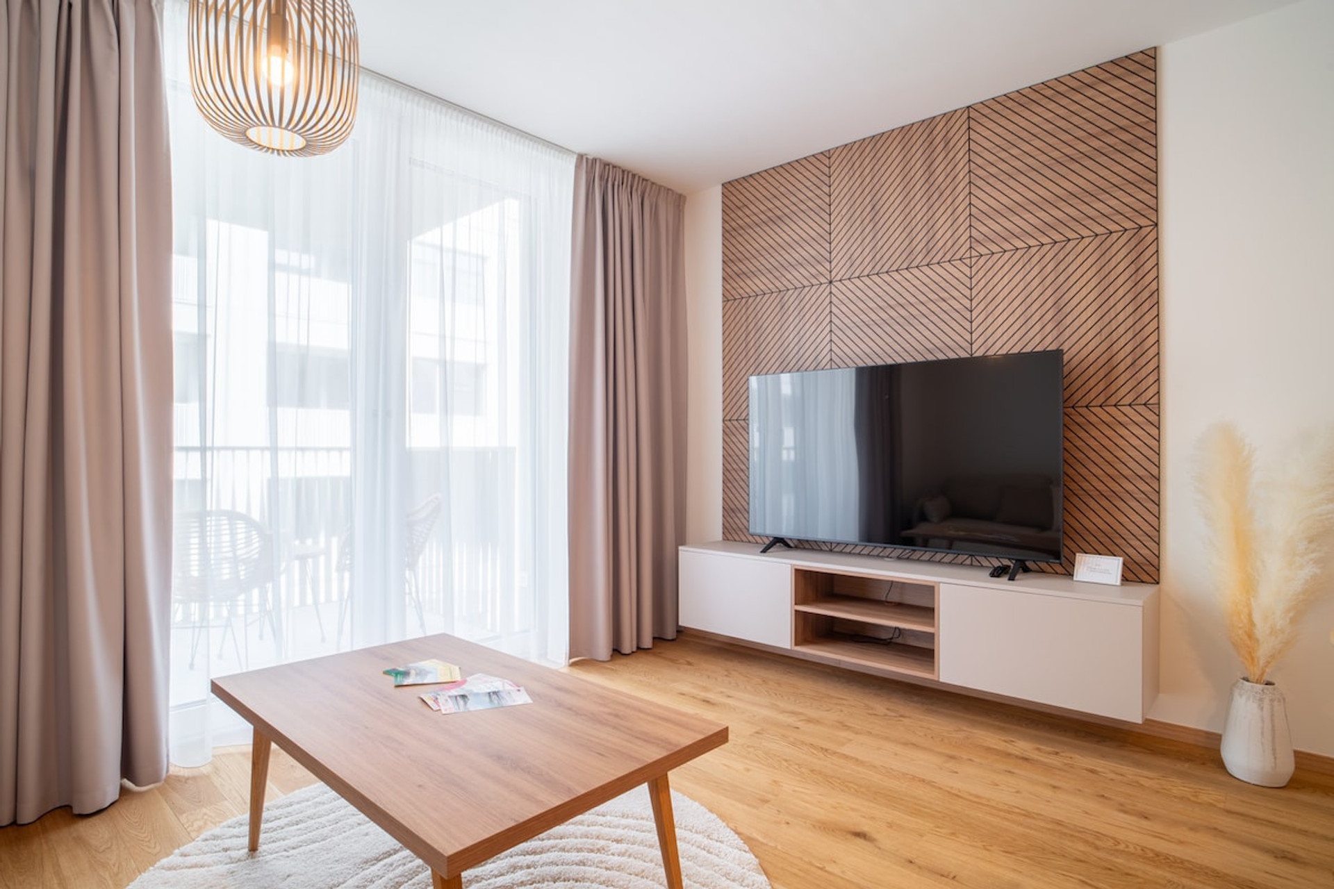 Living room image 1