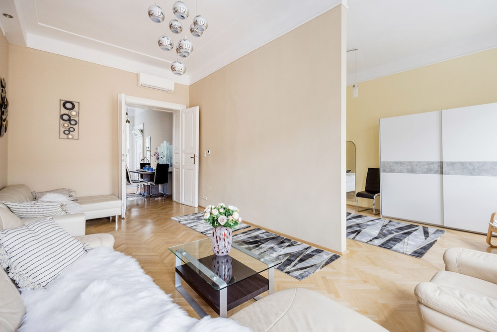 Bubbles Apartment preview