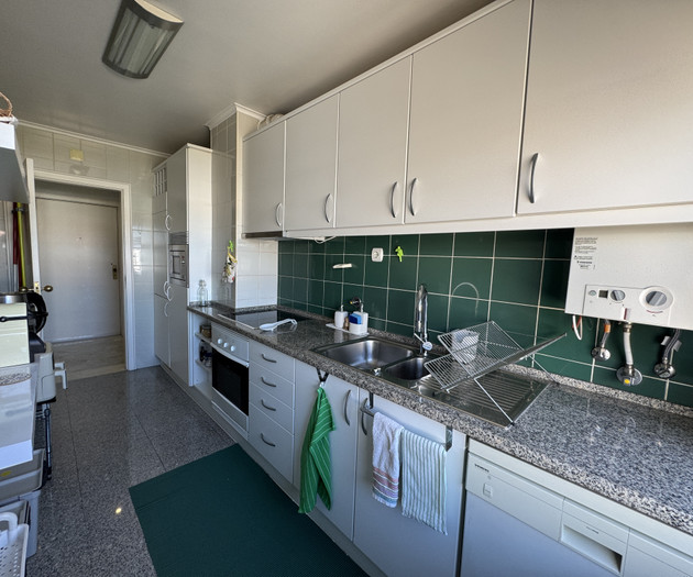 1 bedroom apt w/ parking place and bills included