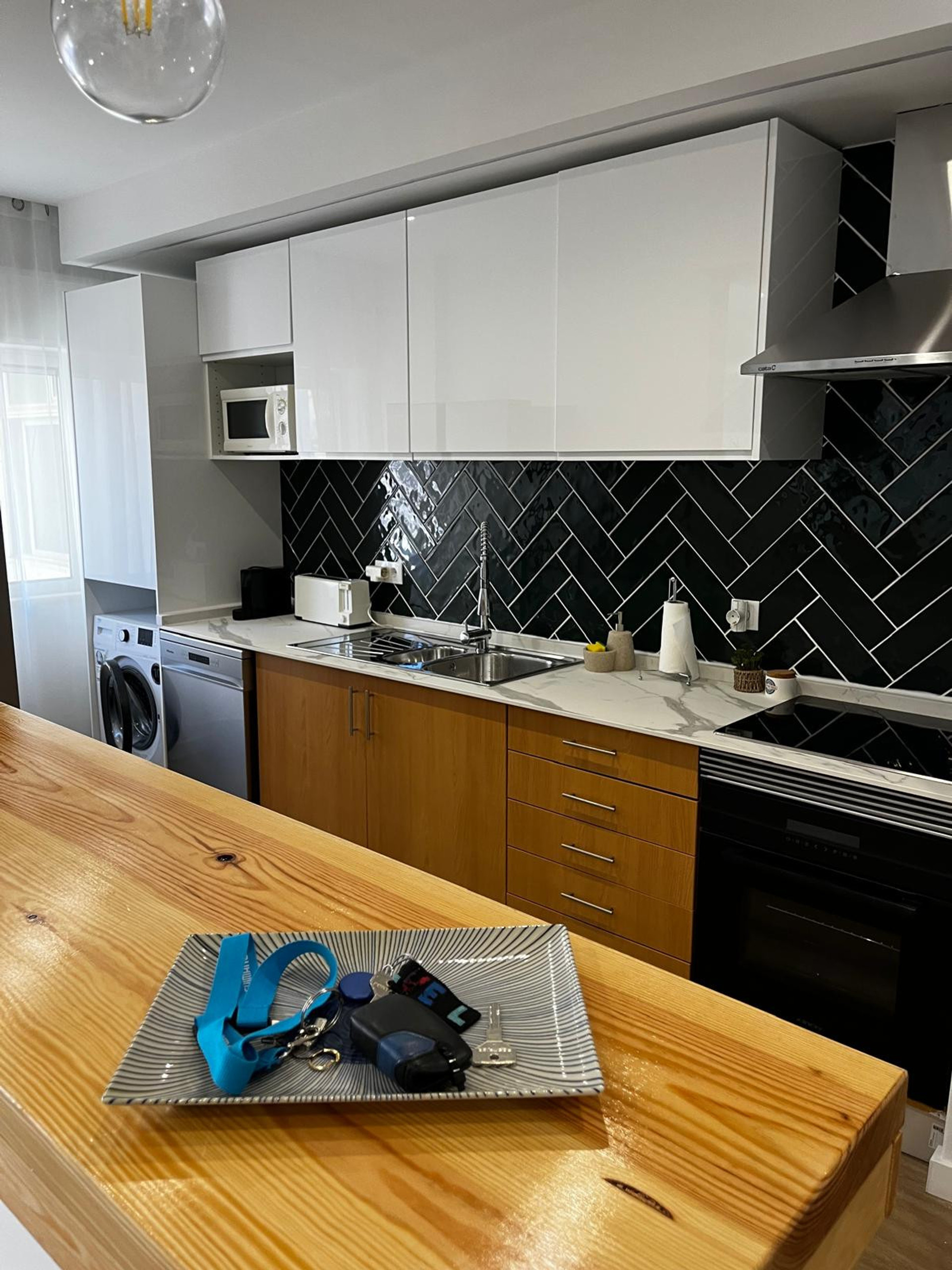Full kitchen