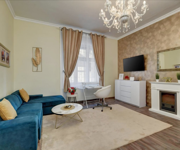 Large Luxury Apartment in the Heart of the City