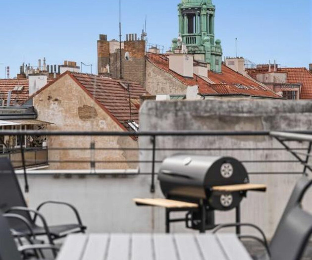 DiCaprio Penthouse | Rooftop Terrace & Jacuzzi