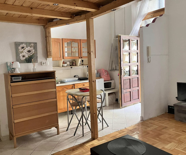 Studio Flat Under the Castle Hill