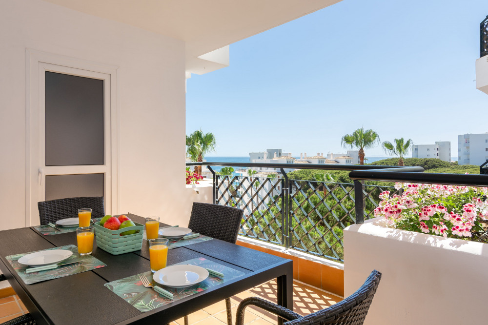 Beachfront flat in Mi Capricho. Marbella preview