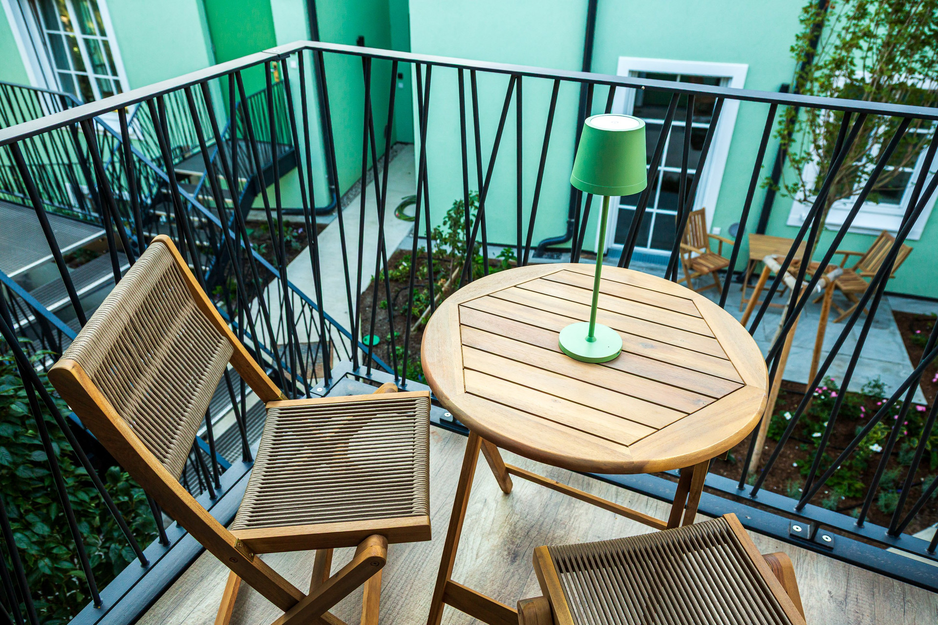 balcony