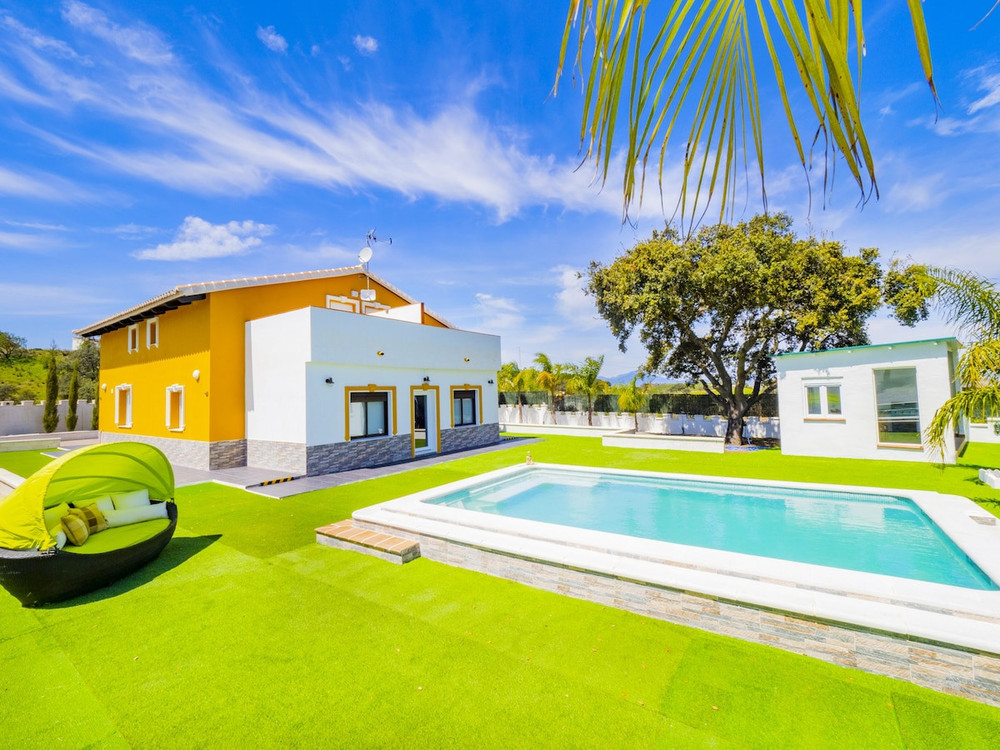 Cubo's Villa El Encinar preview