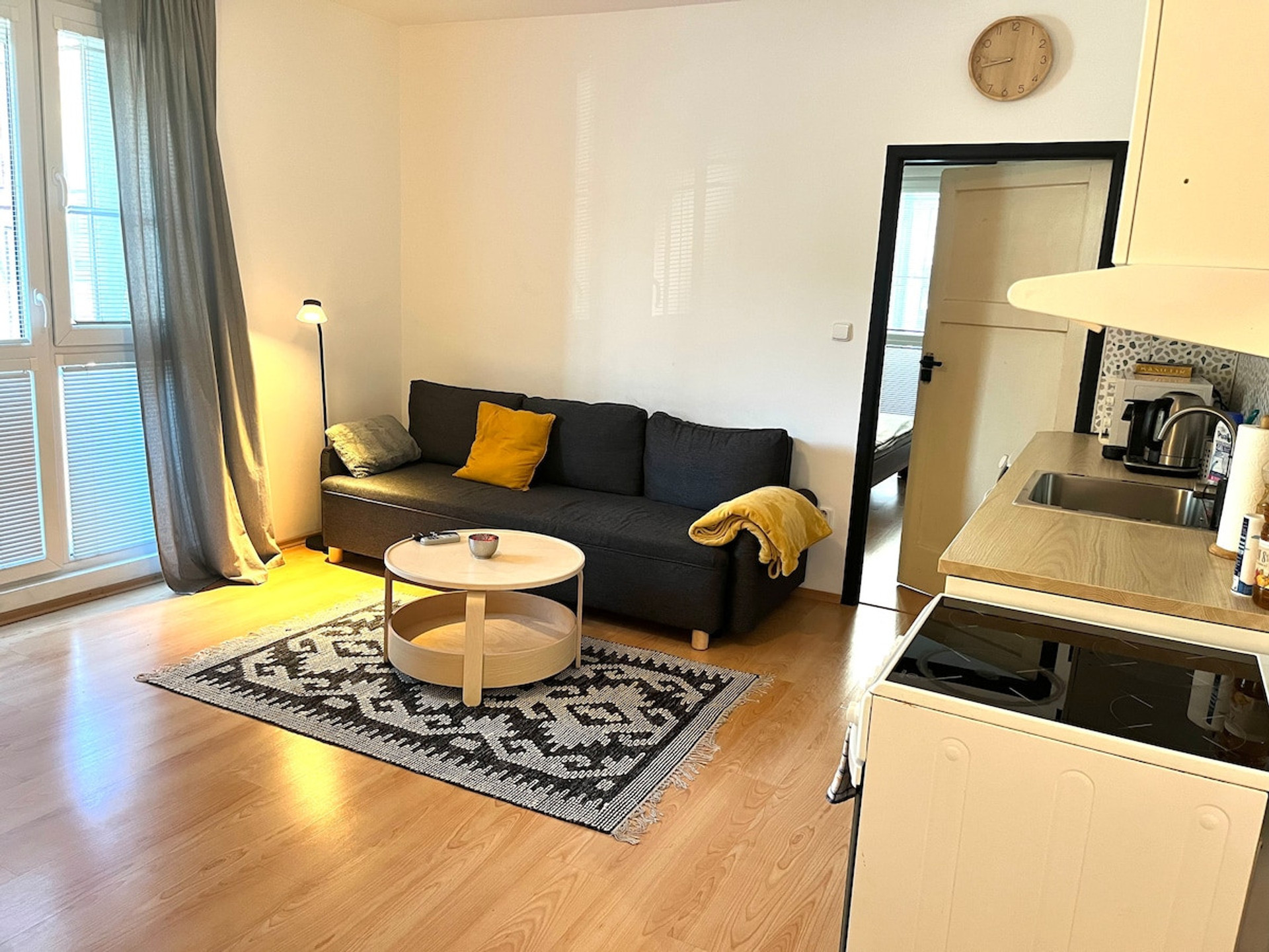 Living room image 3