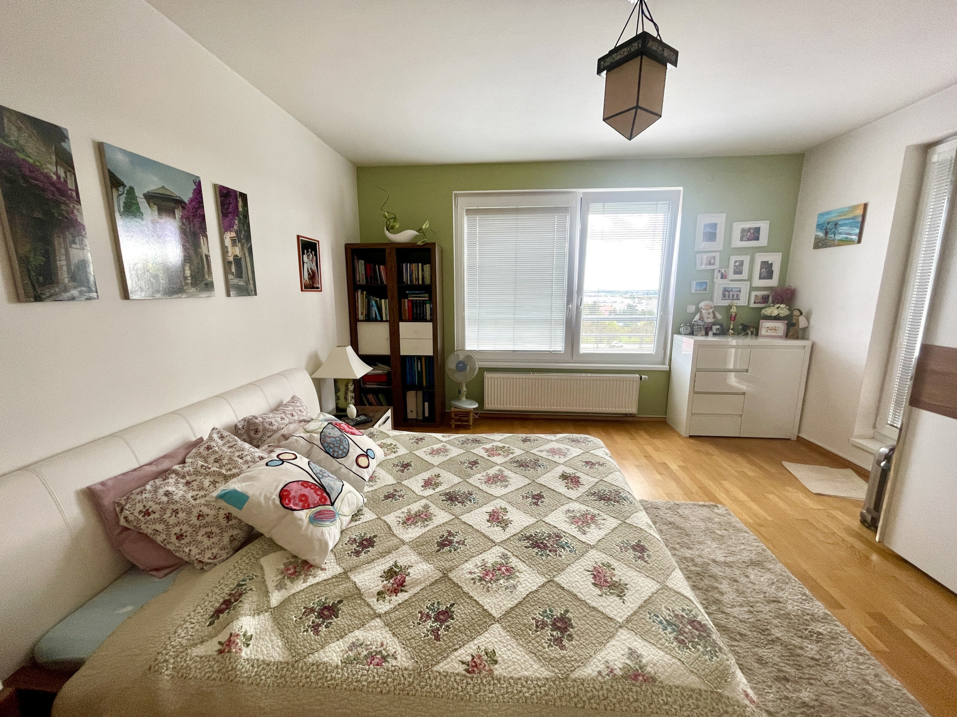 Master Bed room
