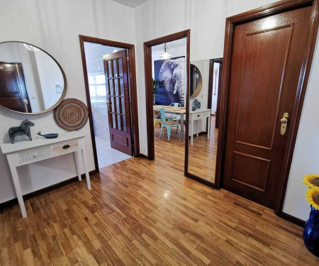 1BR flat with parking and sunroom @ Porto